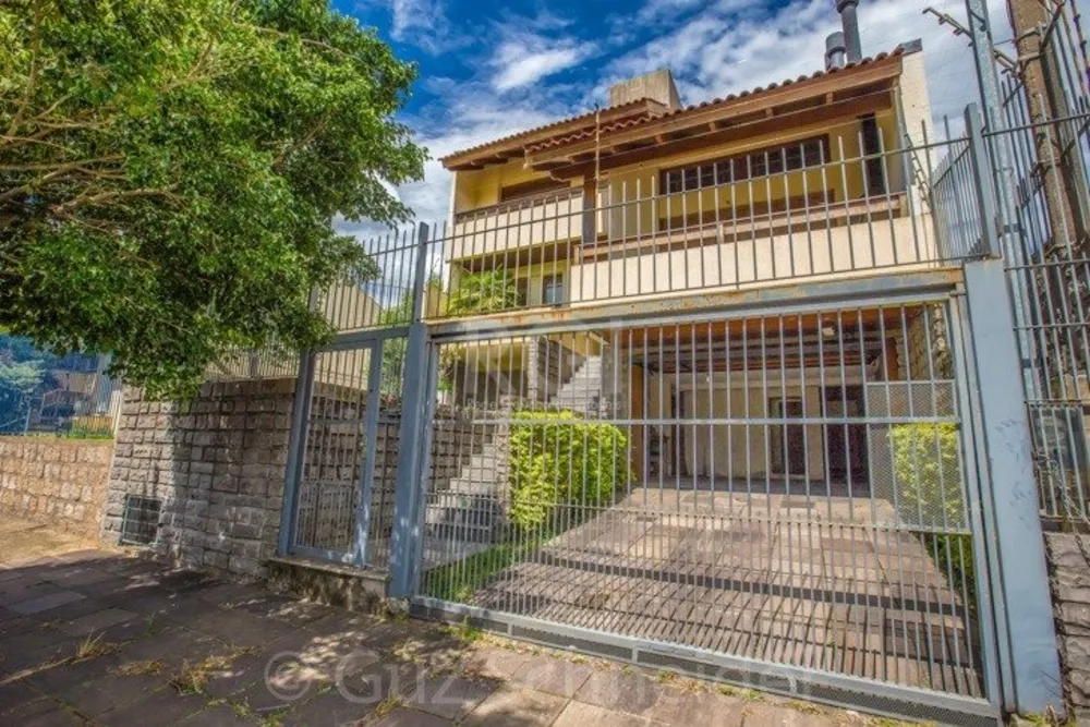 Casa, 3 quartos, 244 m² - Foto 1
