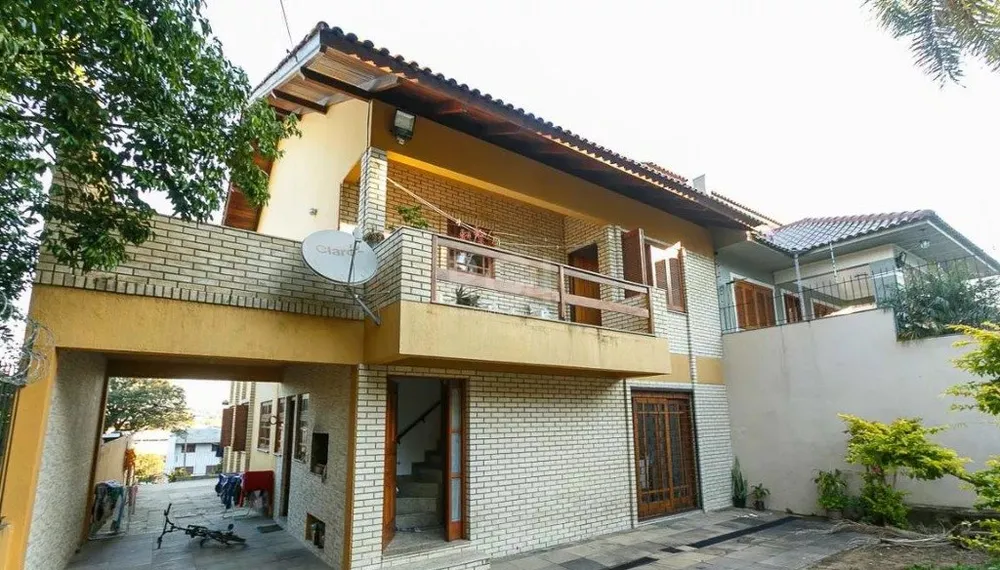 Casa, 5 quartos, 233 m² - Foto 1