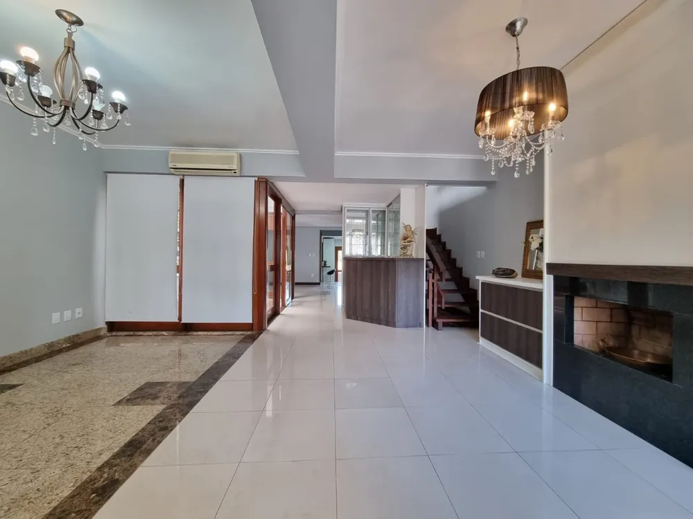 Casa, 3 quartos, 279 m² - Foto 2