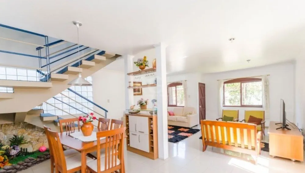 Casa, 3 quartos, 224 m² - Foto 1