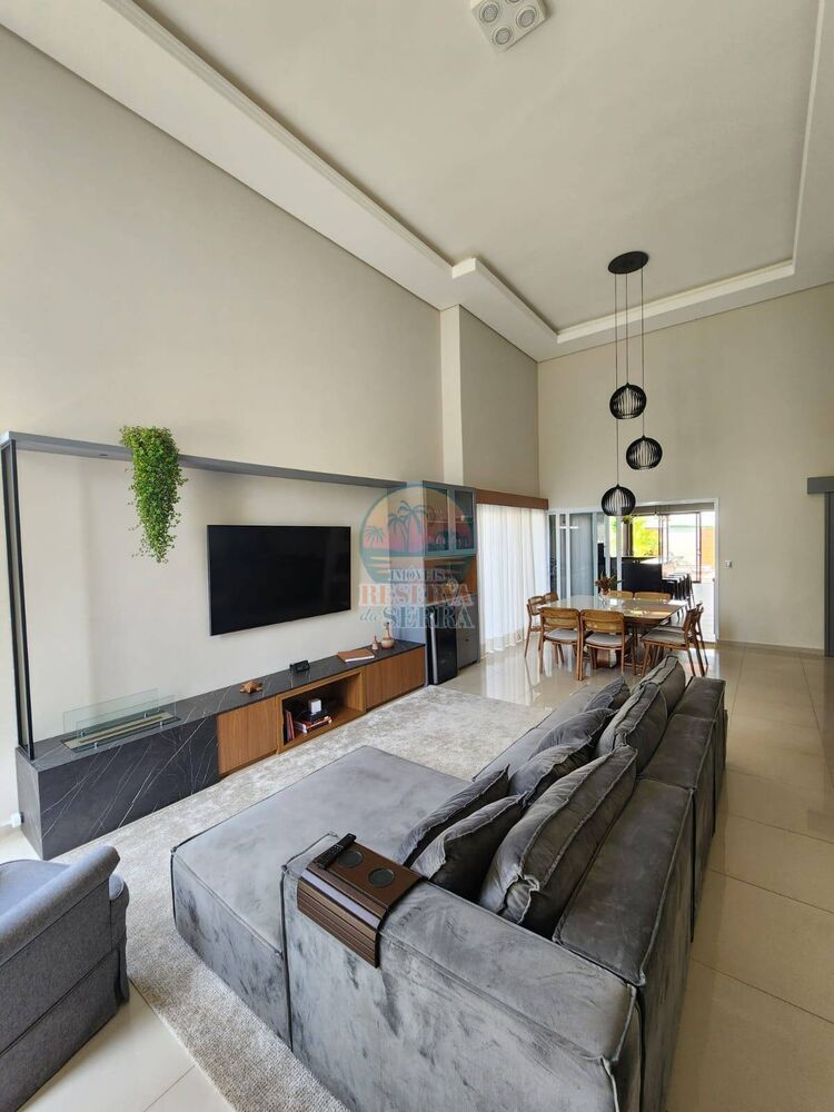 Casa de Condomínio à venda com 3 quartos, 230m² - Foto 1