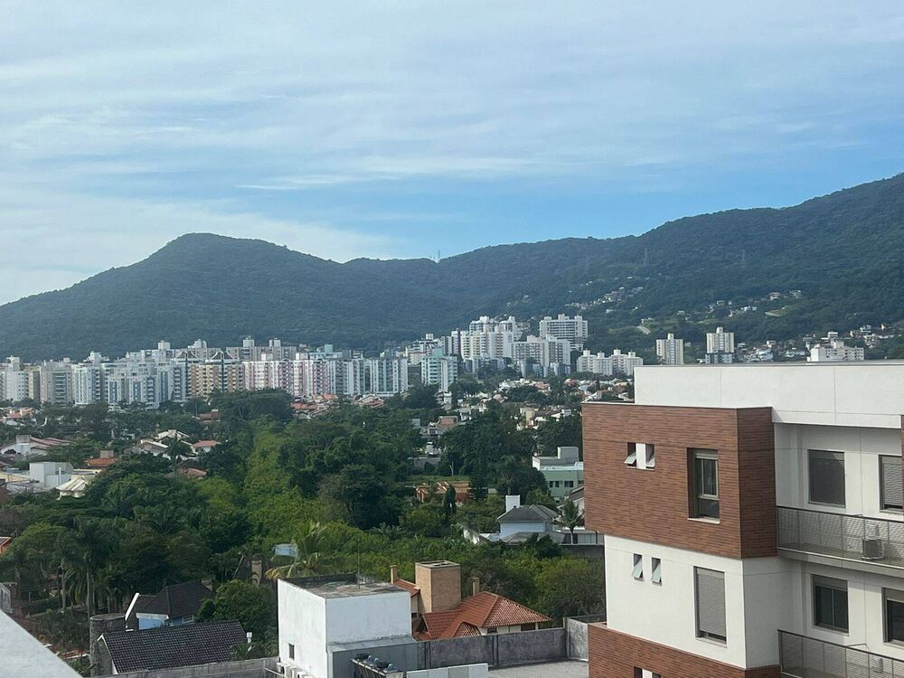 Apartamento à venda com 2 quartos, 110m² - Foto 2