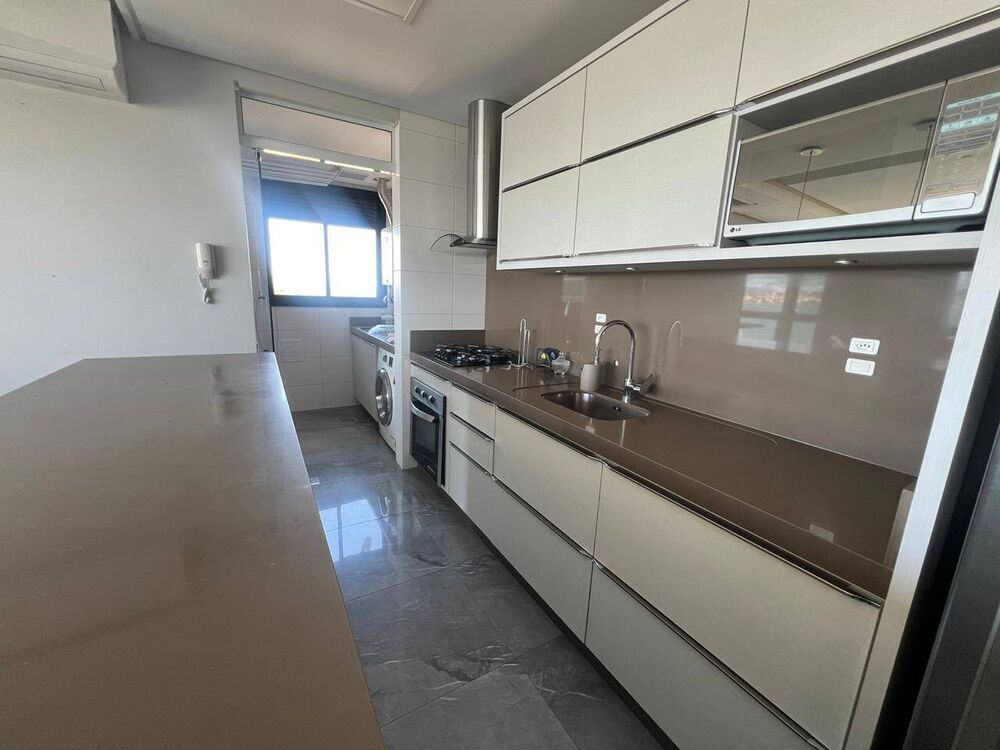 Apartamento à venda com 3 quartos, 150m² - Foto 4