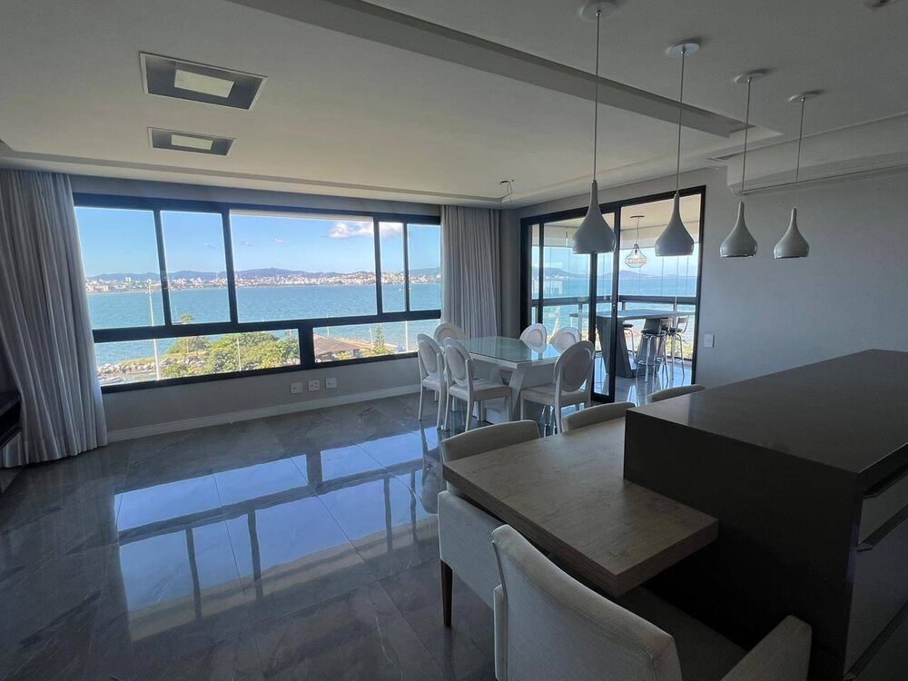 Apartamento à venda com 3 quartos, 150m² - Foto 1