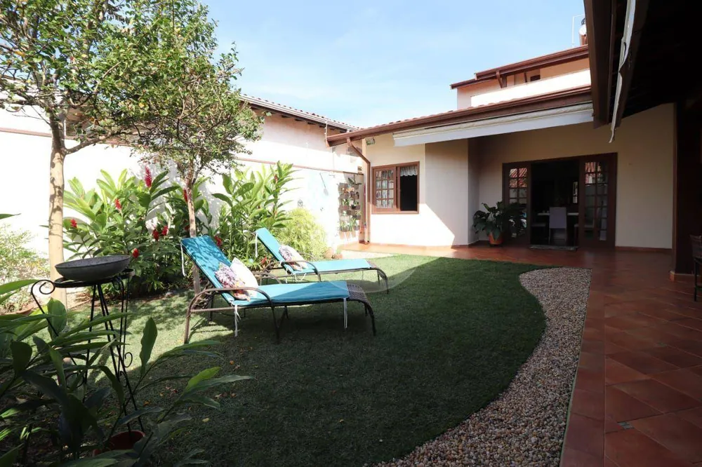 Casa, 3 quartos, 255 m² - Foto 1