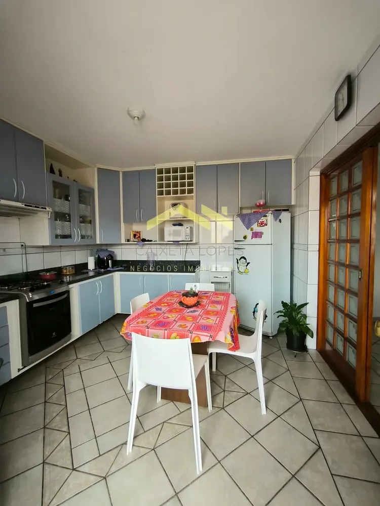 Sobrado, 3 quartos, 212 m² - Foto 3