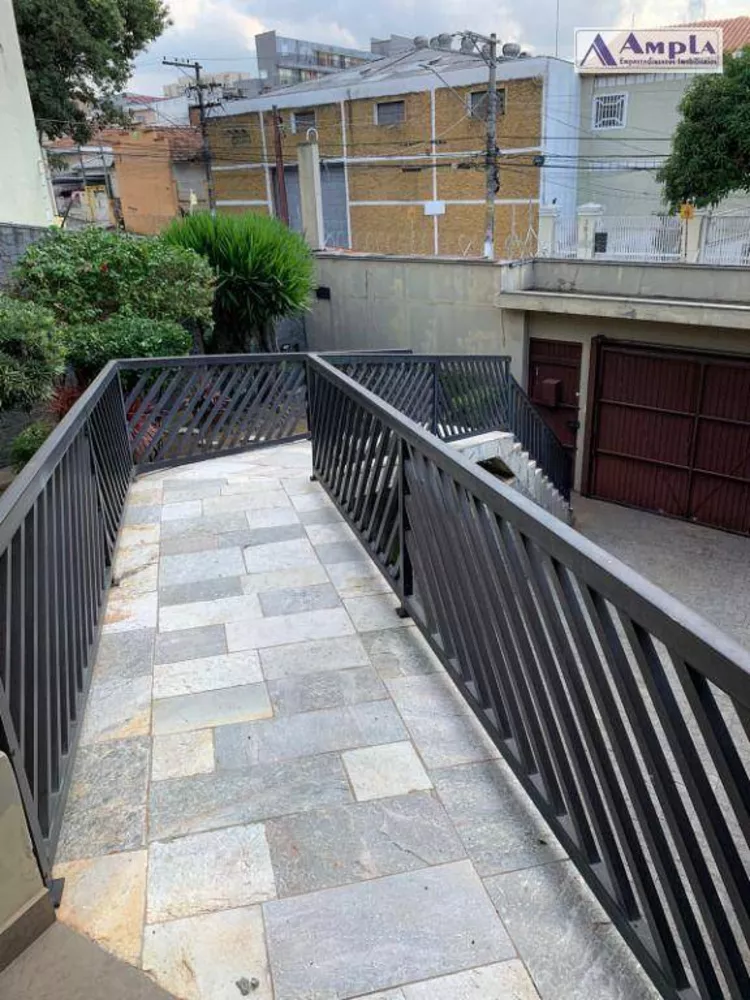 Sobrado, 3 quartos, 438 m² - Foto 1