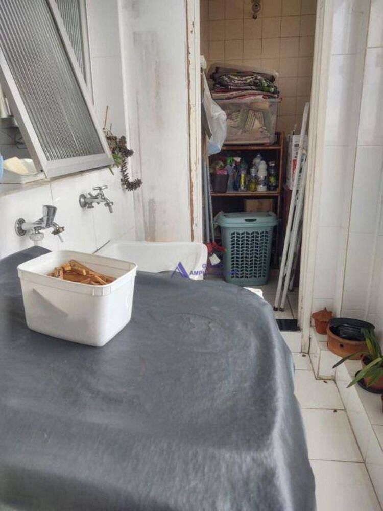 Apartamento à venda com 2 quartos, 70m² - Foto 3
