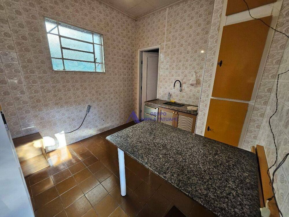 Casa à venda com 3 quartos, 305m² - Foto 4