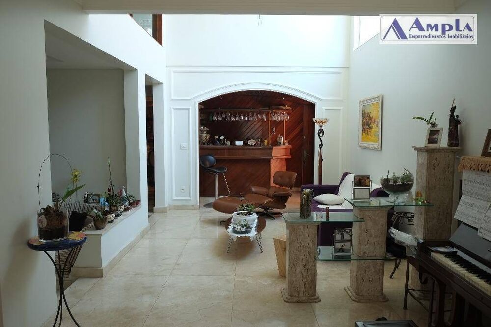 Sobrado, 3 quartos, 440 m² - Foto 1