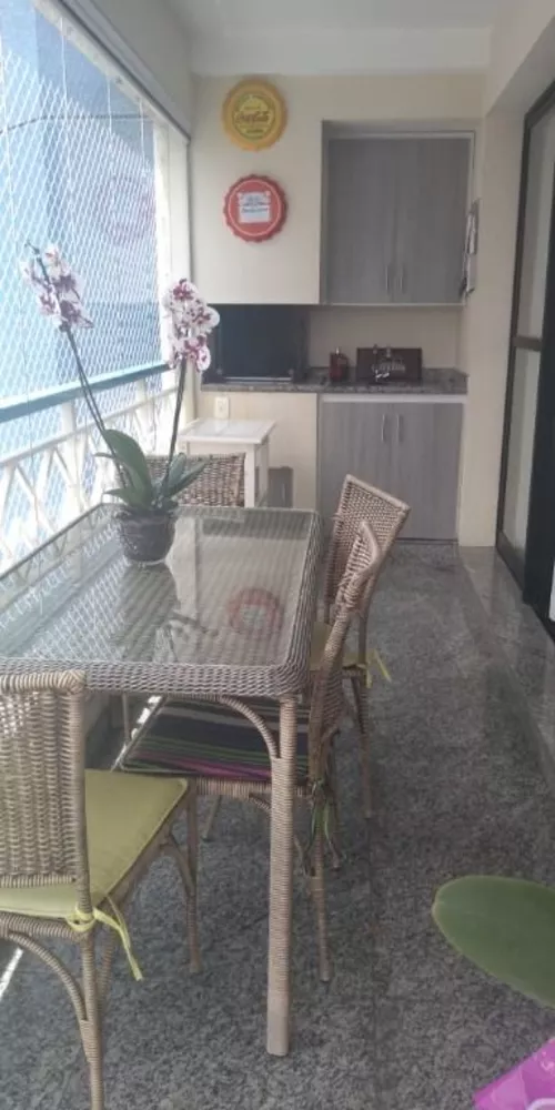 Apartamento à venda com 3 quartos, 151m² - Foto 2