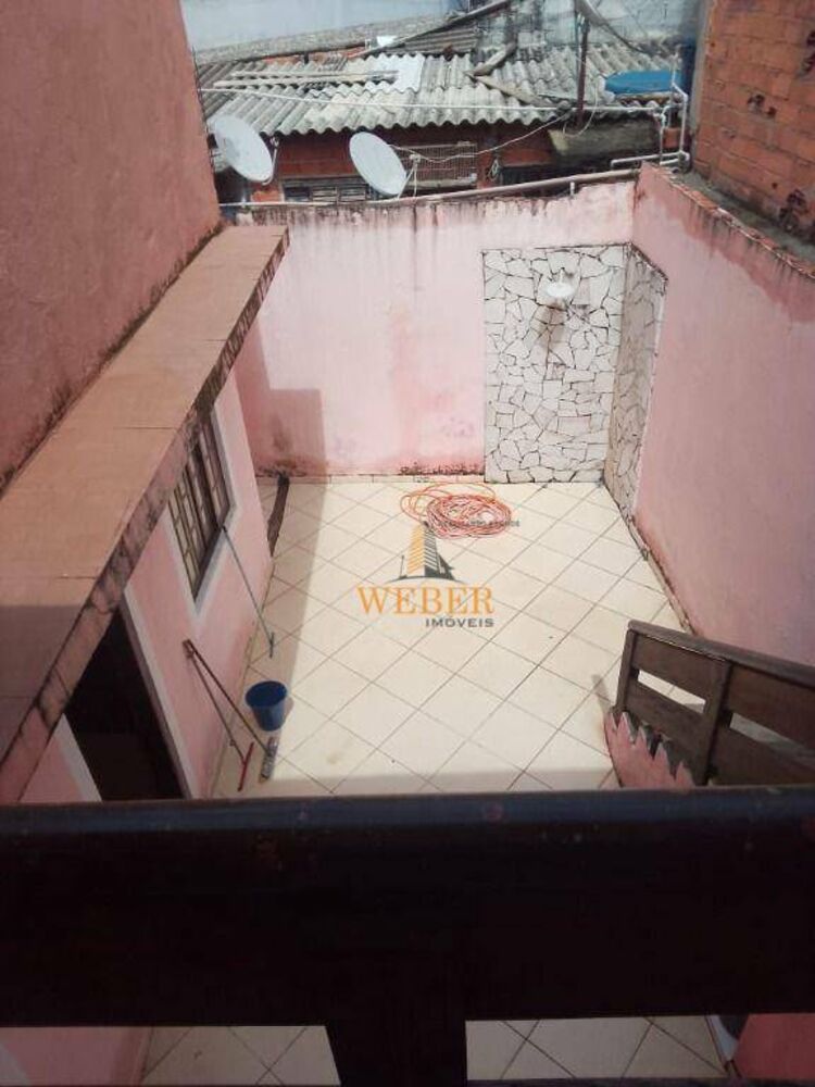 Casa à venda com 3 quartos, 270m² - Foto 2