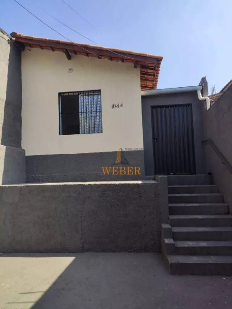 Casa à venda com 2 quartos, 130m² - Foto 1