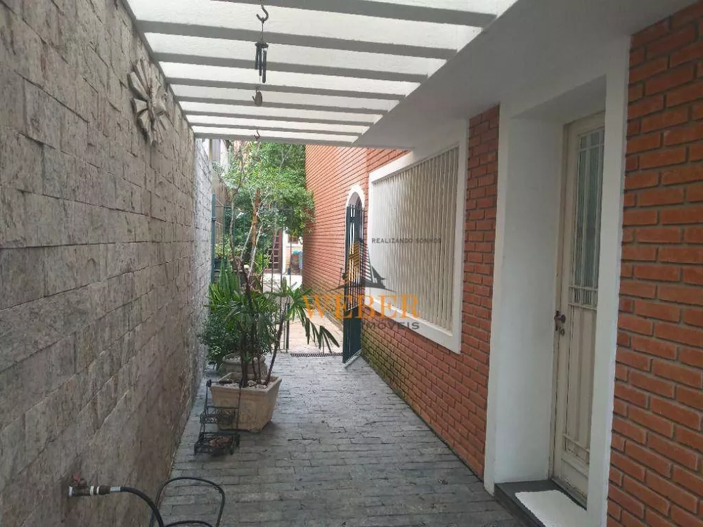 Casa à venda com 4 quartos, 250m² - Foto 4