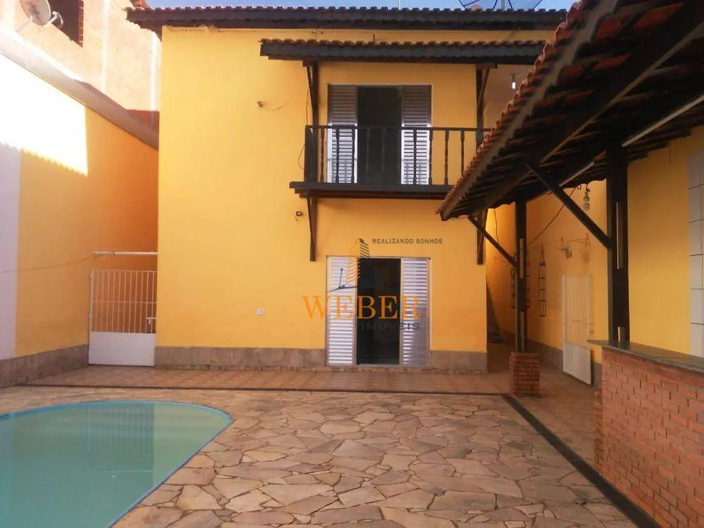 Sobrado, 3 quartos, 380 m² - Foto 1