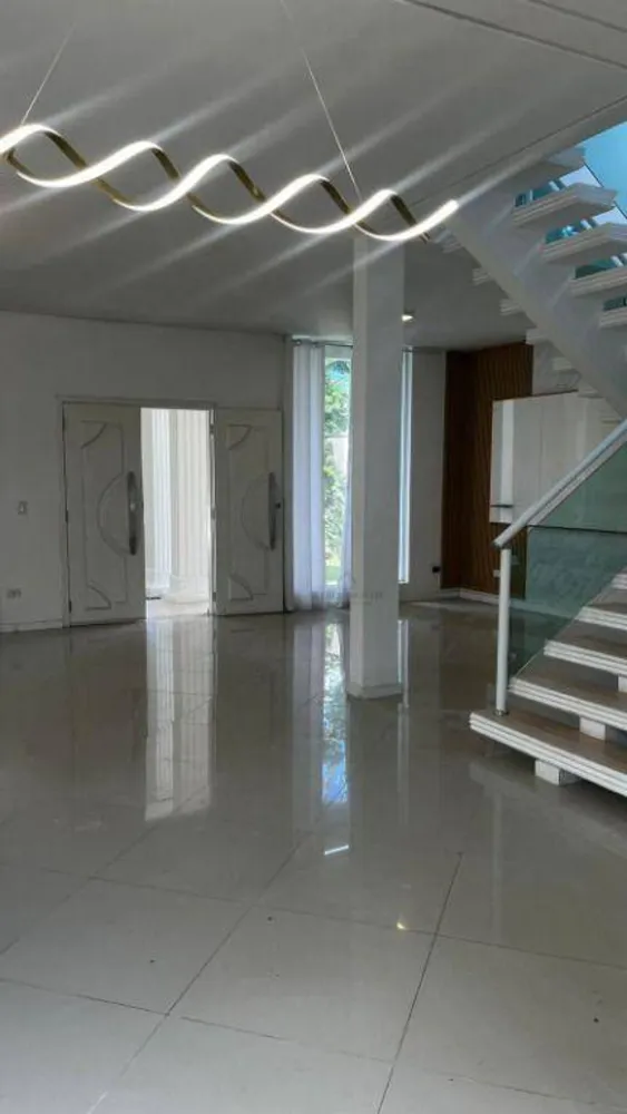 Sobrado, 3 quartos, 350 m² - Foto 1