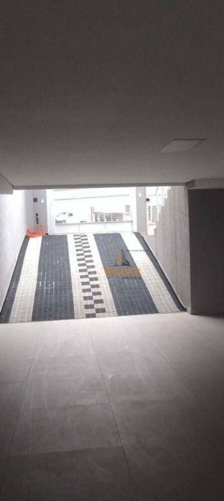Casa à venda com 3 quartos, 240m² - Foto 1