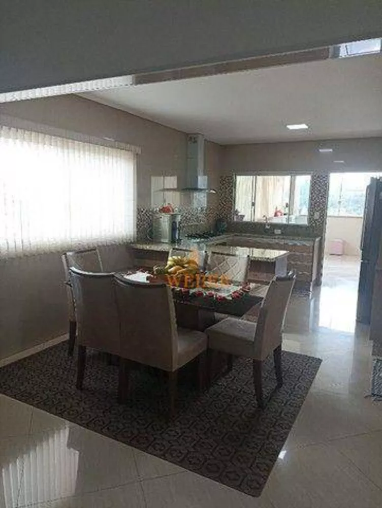 Sobrado à venda com 3 quartos, 270m² - Foto 2