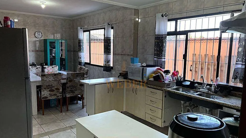 Casa, 3 quartos, 180 m² - Foto 2