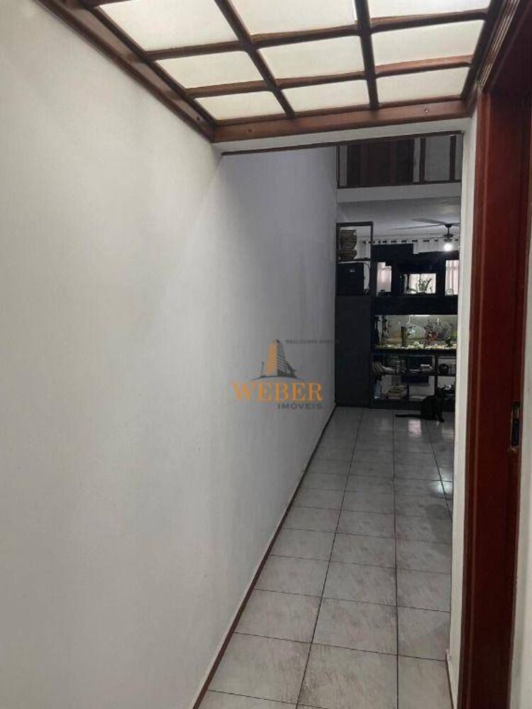 Sobrado, 3 quartos, 207 m² - Foto 2