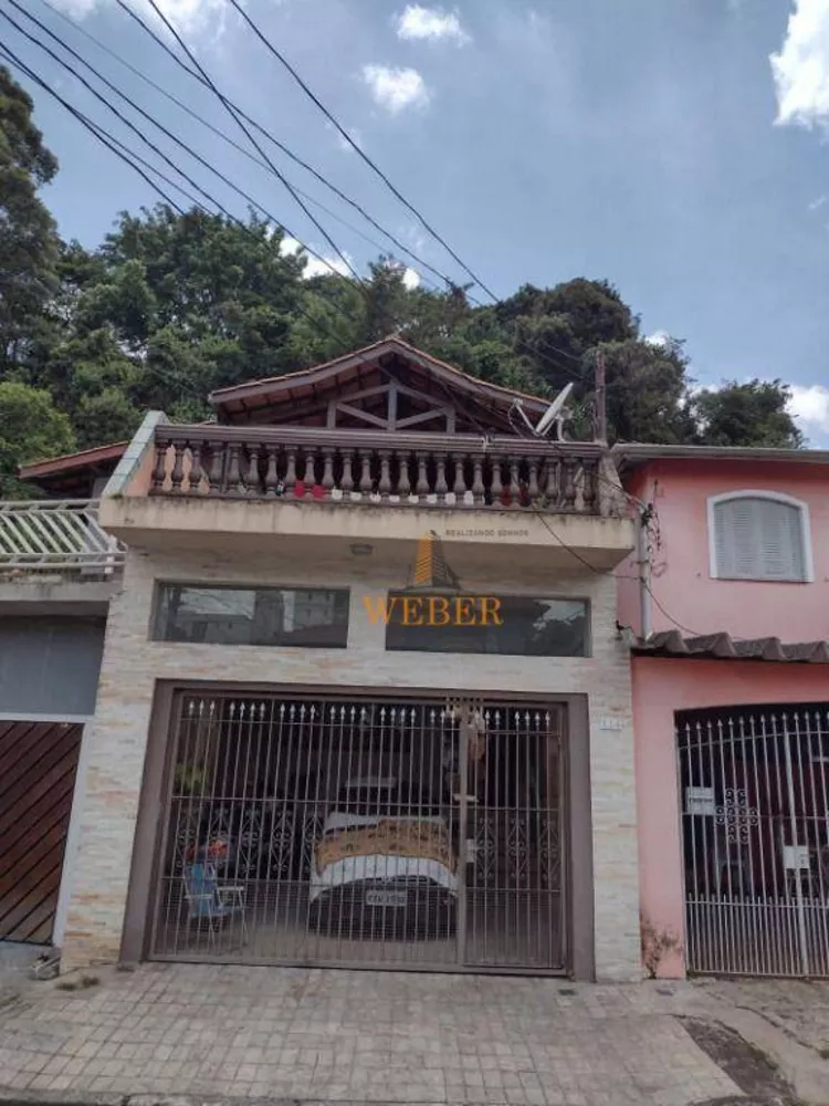 Sobrado à venda com 2 quartos, 140m² - Foto 1