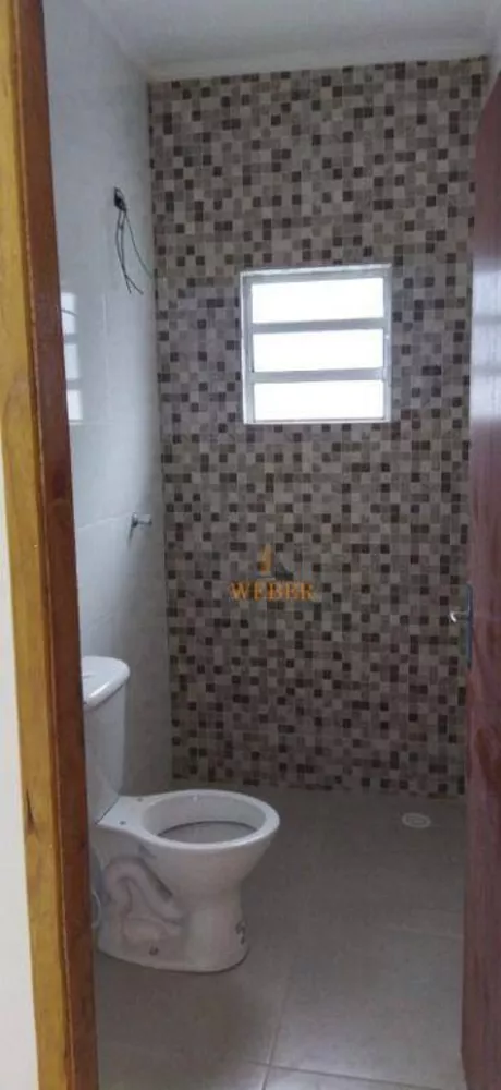 Casa à venda com 2 quartos, 48m² - Foto 2