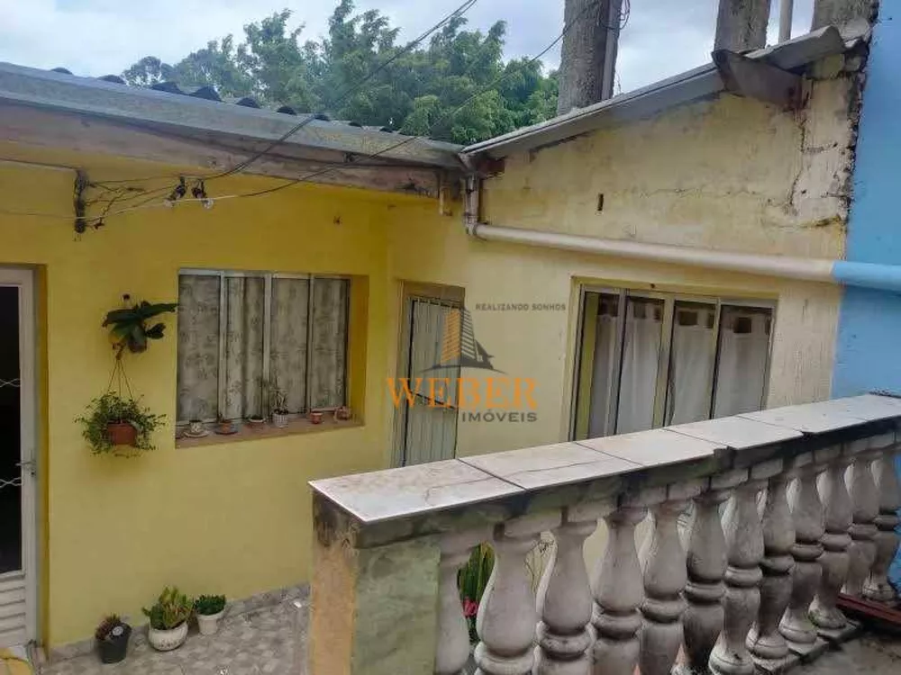 Sobrado à venda com 9 quartos, 200m² - Foto 4