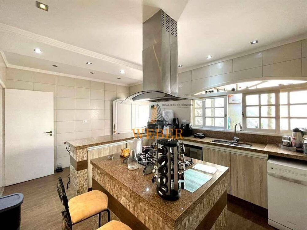 Casa à venda com 3 quartos, 132m² - Foto 1