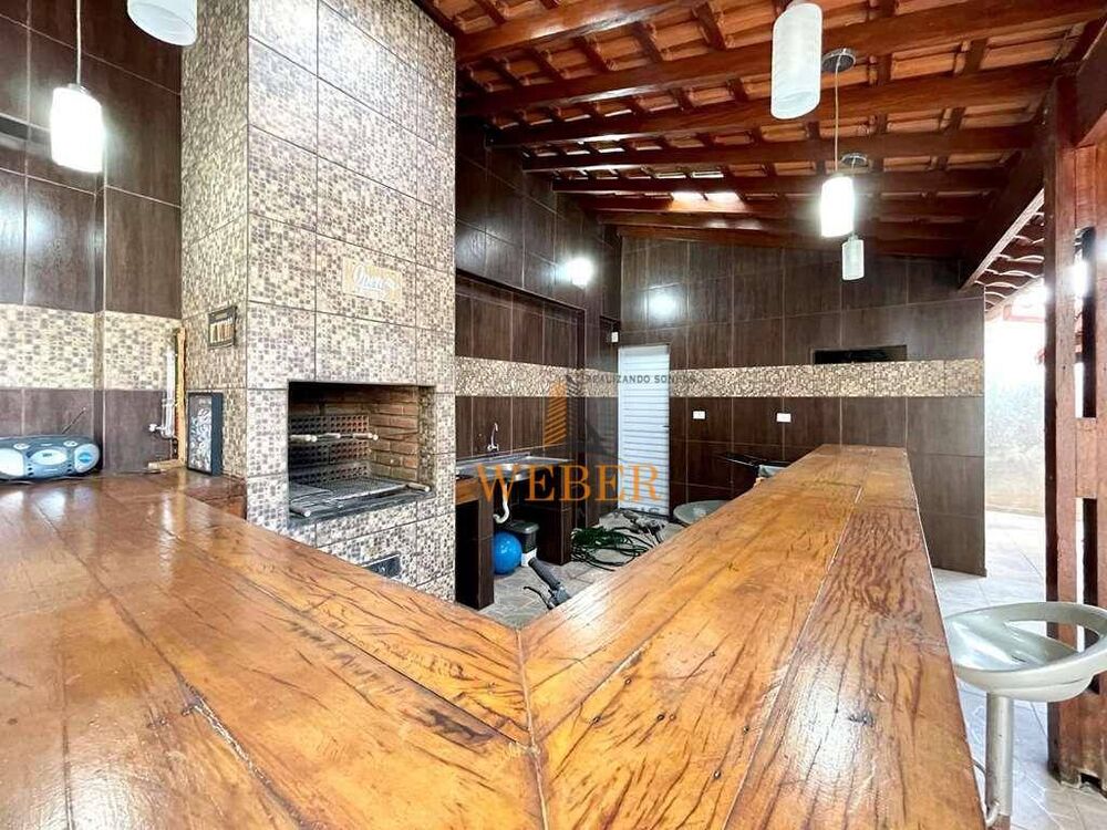 Casa à venda com 3 quartos, 132m² - Foto 2