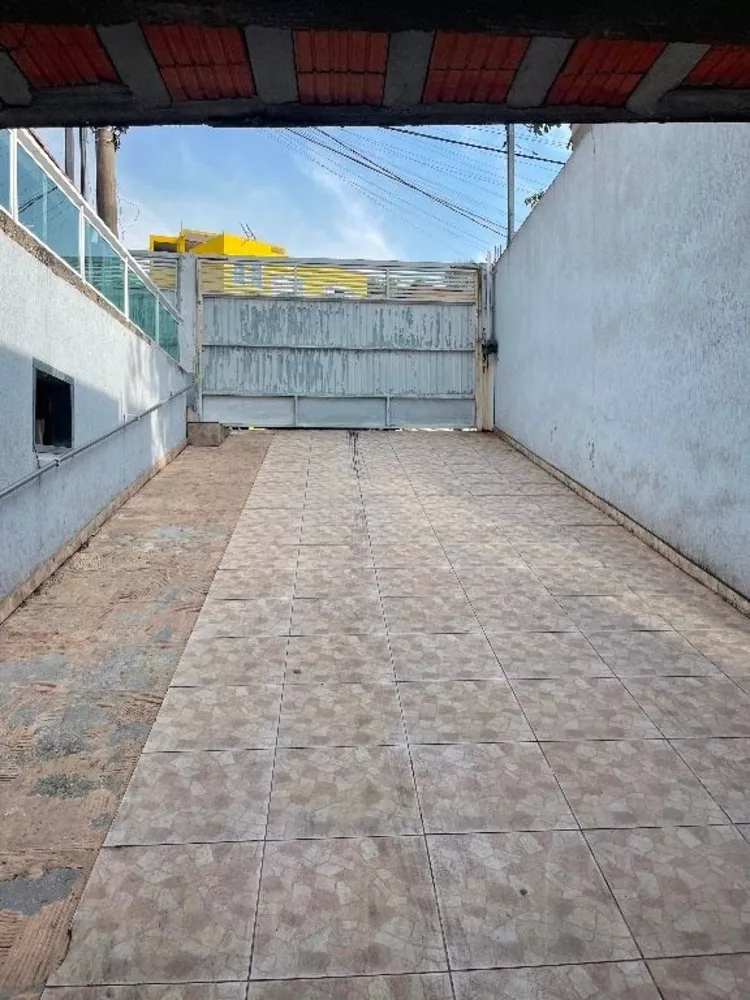 Casa de Condomínio à venda com 4 quartos, 180m² - Foto 1