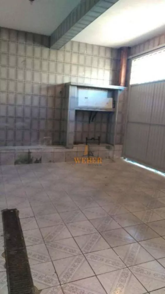 Casa à venda com 3 quartos, 102m² - Foto 1