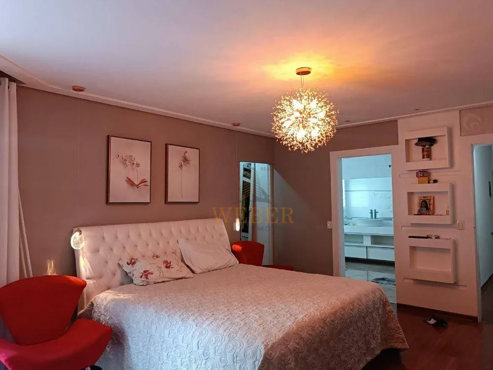 Sobrado, 3 quartos, 641 m² - Foto 1