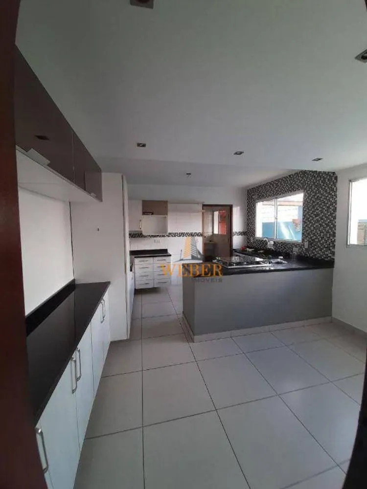 Sobrado, 3 quartos, 223 m² - Foto 3