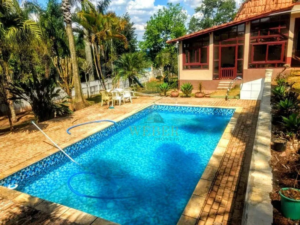 Chácara, 5 quartos, 2490 m² - Foto 1