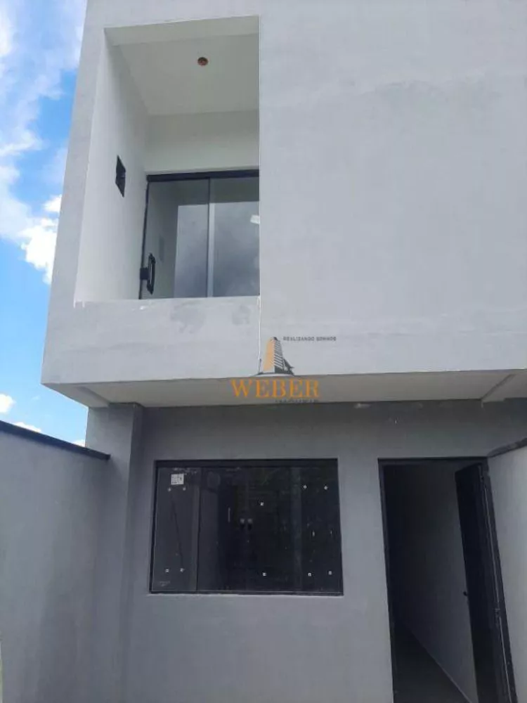 Casa à venda com 2 quartos, 78m² - Foto 1