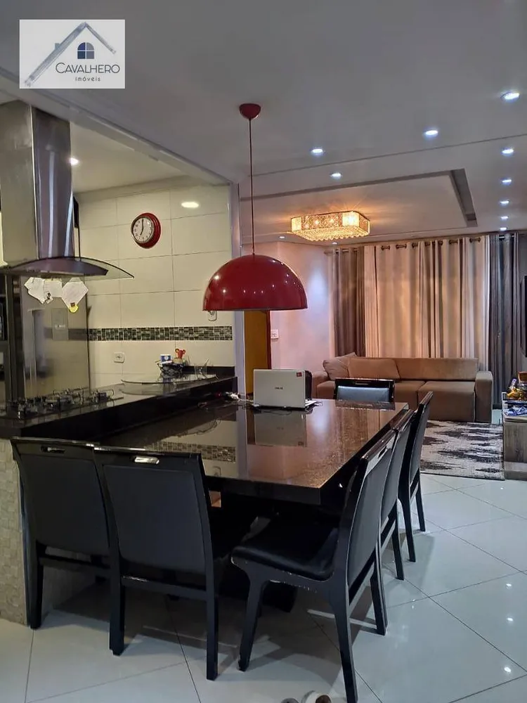 Sobrado, 3 quartos, 250 m² - Foto 1