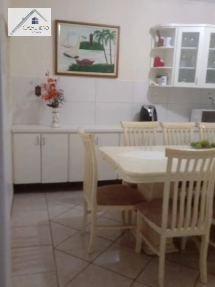 Casa, 6 quartos, 300 m² - Foto 2