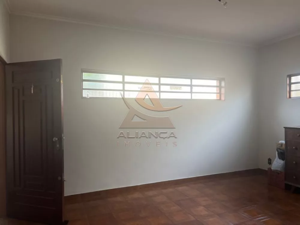 Casa à venda com 3 quartos, 228m² - Foto 3