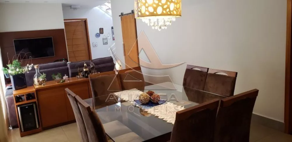 Casa de Condomínio à venda com 4 quartos, 221m² - Foto 1