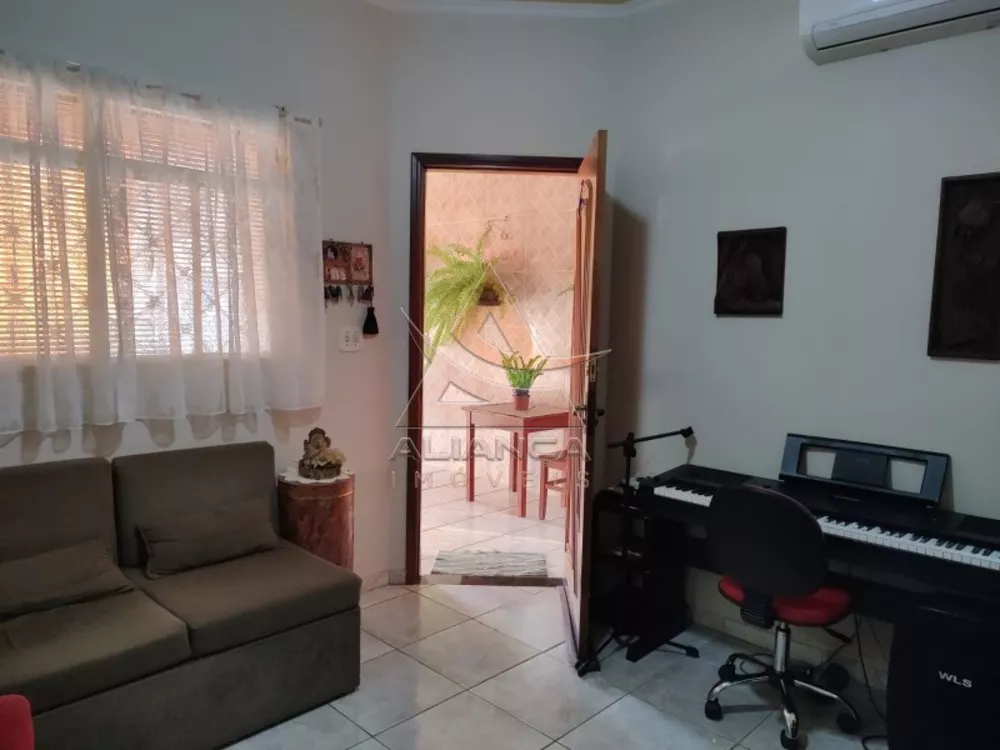 Casa à venda com 3 quartos, 100m² - Foto 1