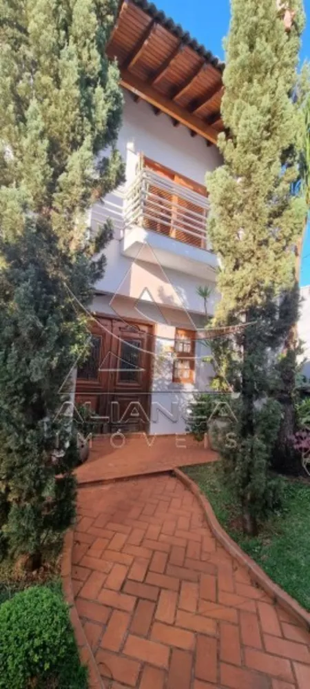 Casa à venda com 4 quartos, 237m² - Foto 1