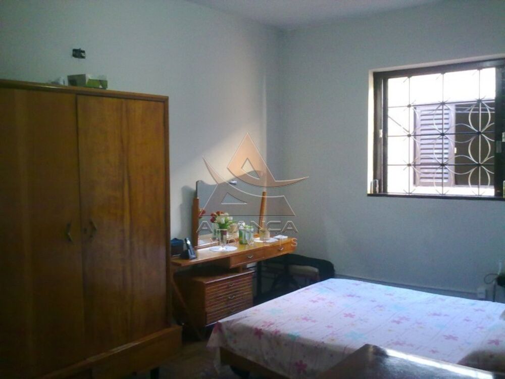 Casa à venda com 3 quartos, 158m² - Foto 1