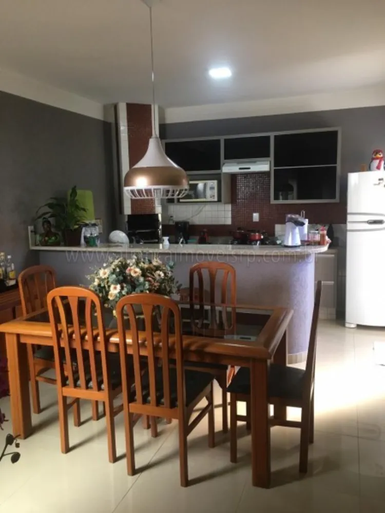 Casa, 3 quartos, 190 m² - Foto 1