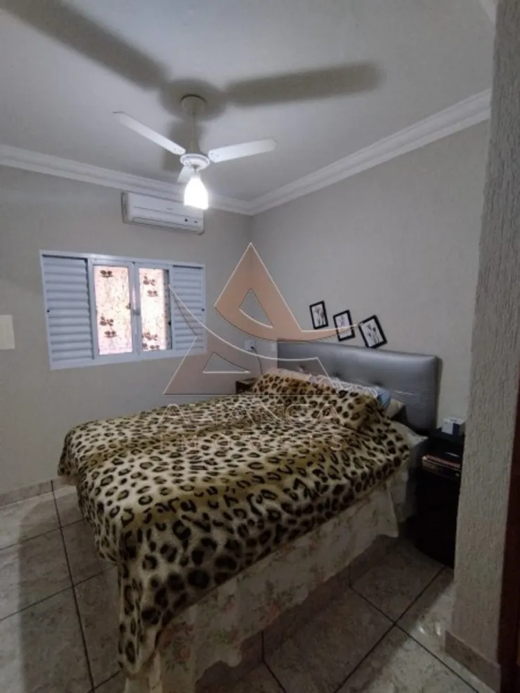 Casa, 3 quartos, 241 m² - Foto 1