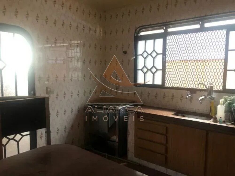 Casa à venda com 5 quartos, 226m² - Foto 10
