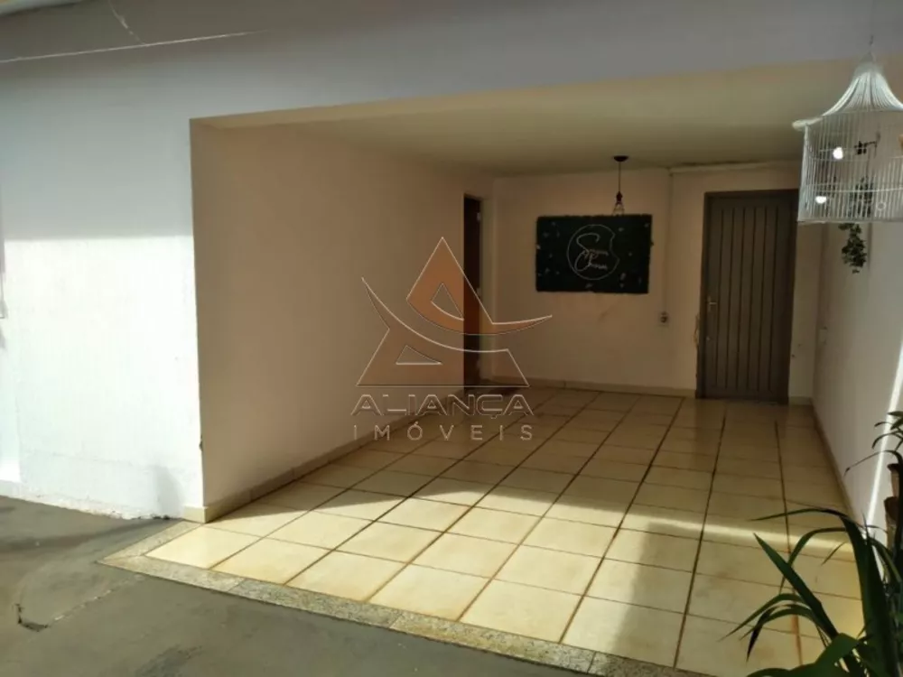 Casa à venda com 3 quartos, 137m² - Foto 1