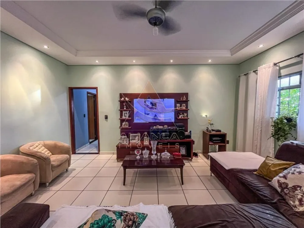 Casa, 3 quartos, 236 m² - Foto 1