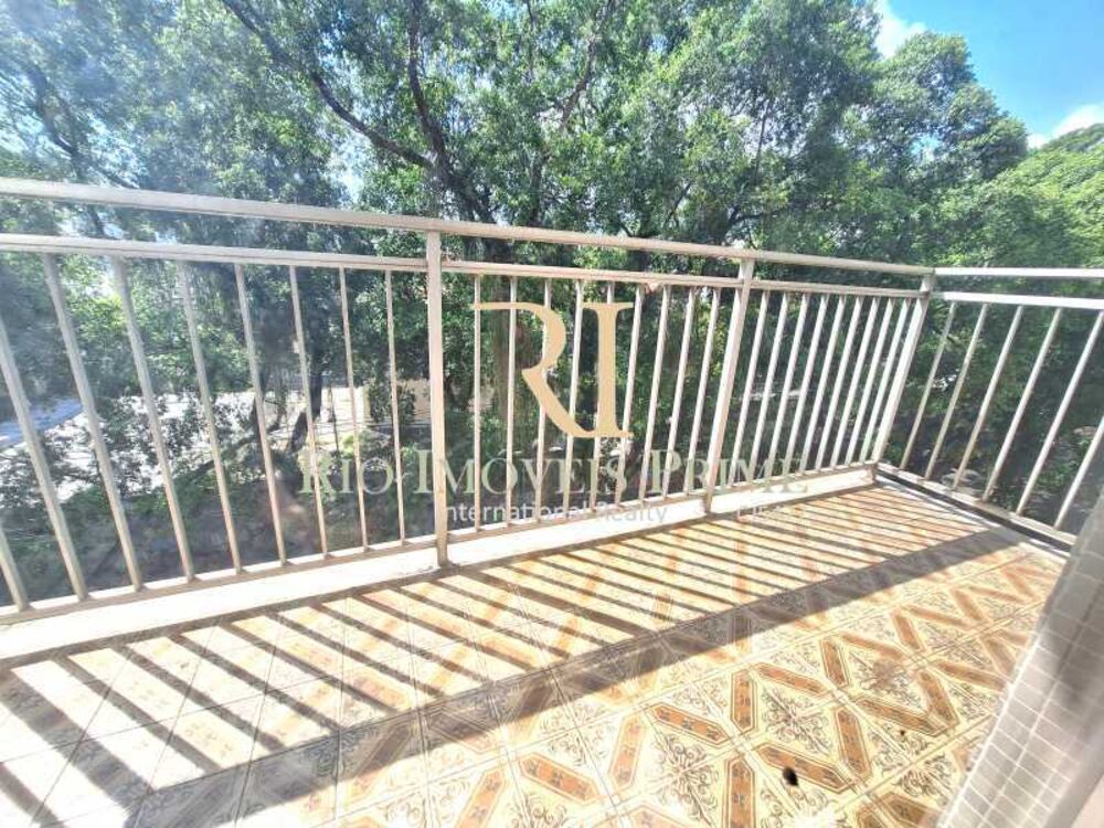 Apartamento à venda com 3 quartos, 100m² - Foto 4