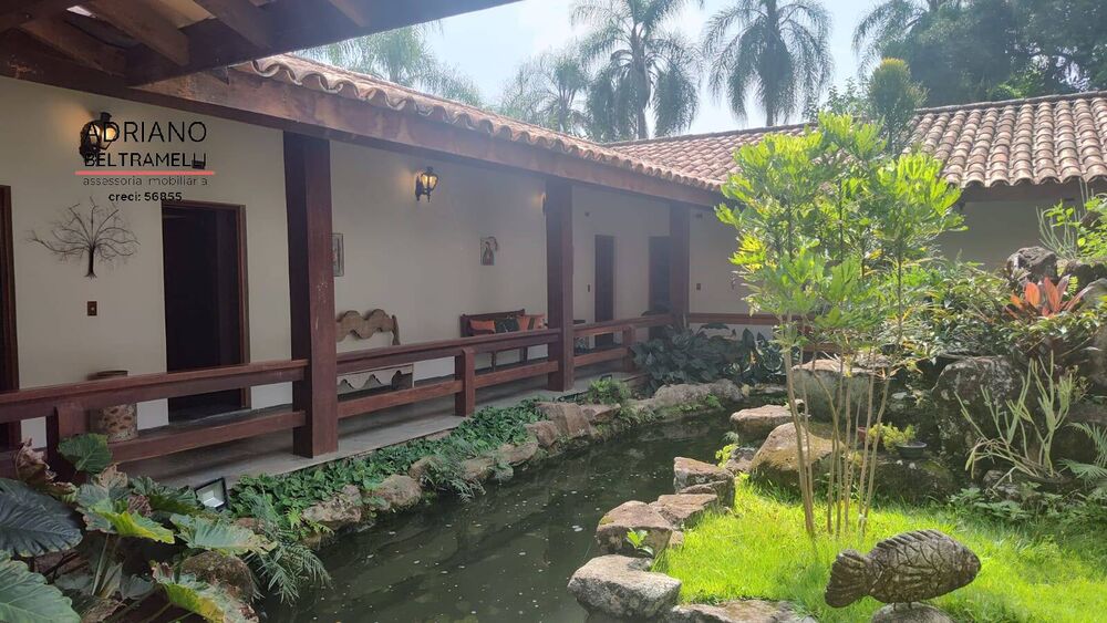 Fazenda à venda com 16 quartos, 2500m² - Foto 1