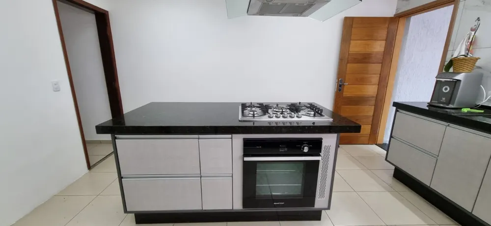 Casa, 3 quartos, 230 m² - Foto 1